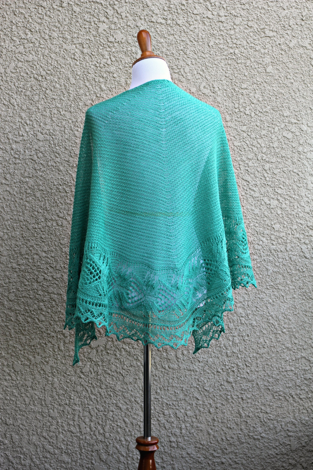 Minty shawl with laced border