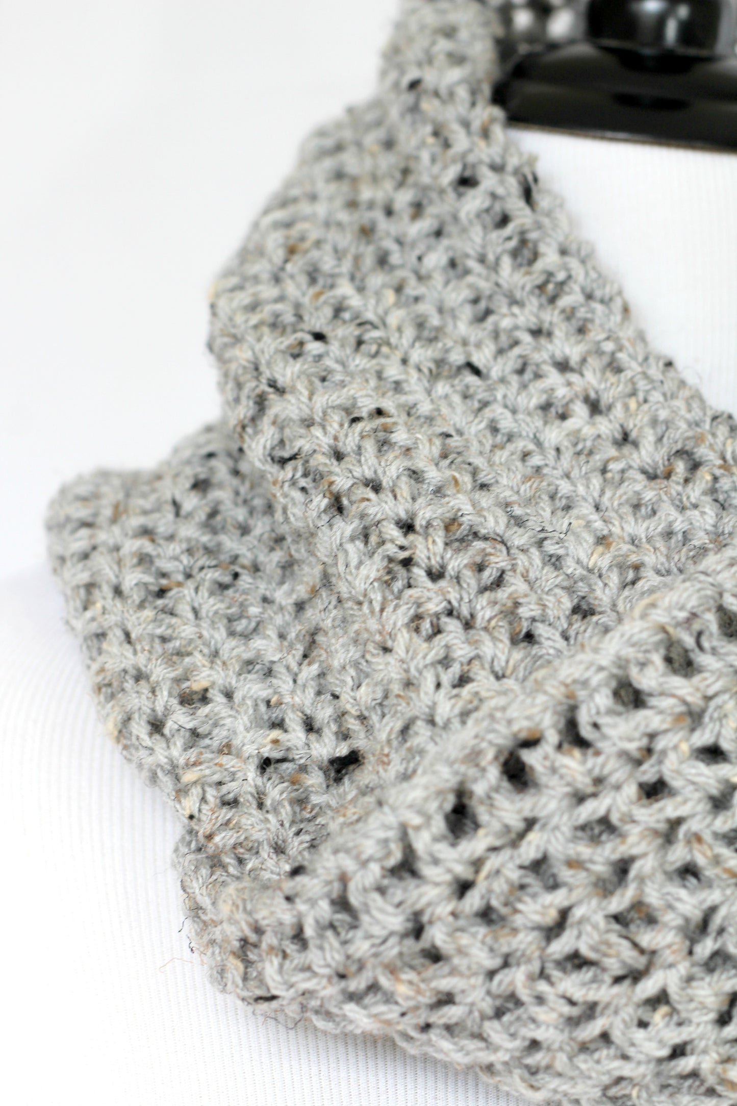 Crochet cowl in grey color, chunky infinity scarf - 12 colors available