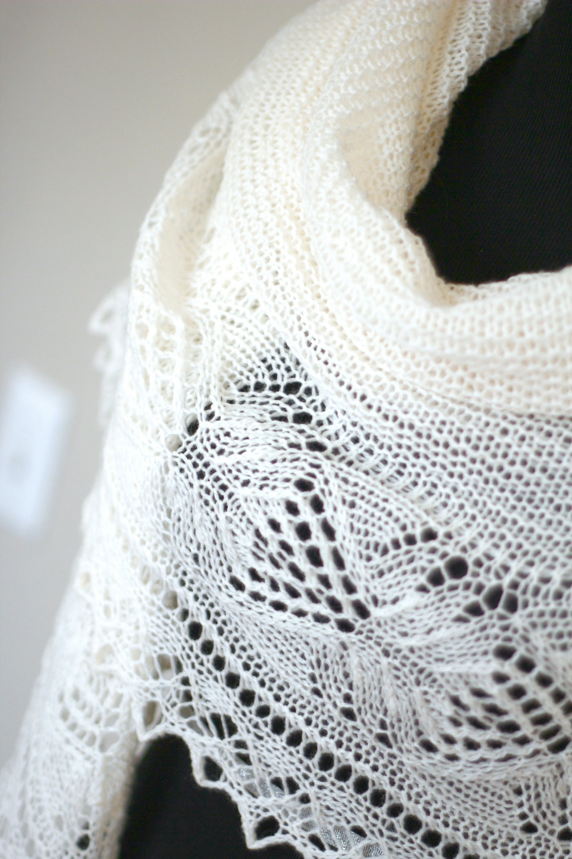 Knit shawl in white color with lace border, Freesia shawl