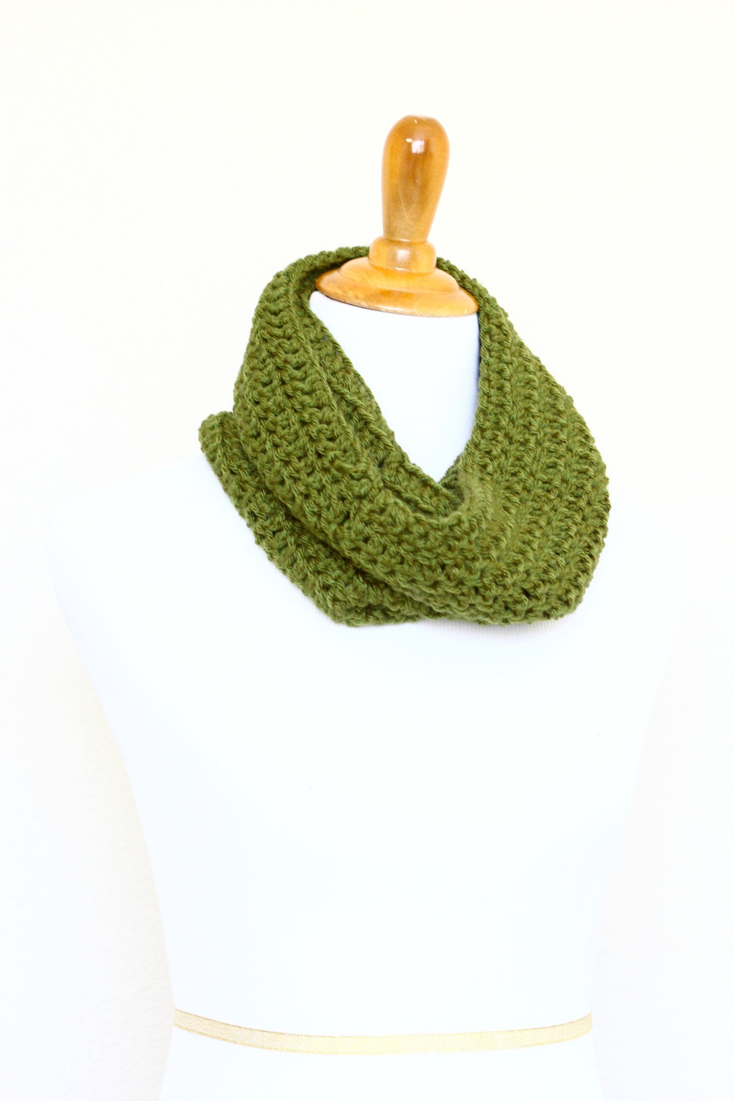 Crochet infinity scarf in olive green color, chunky cowl - 12 colors available