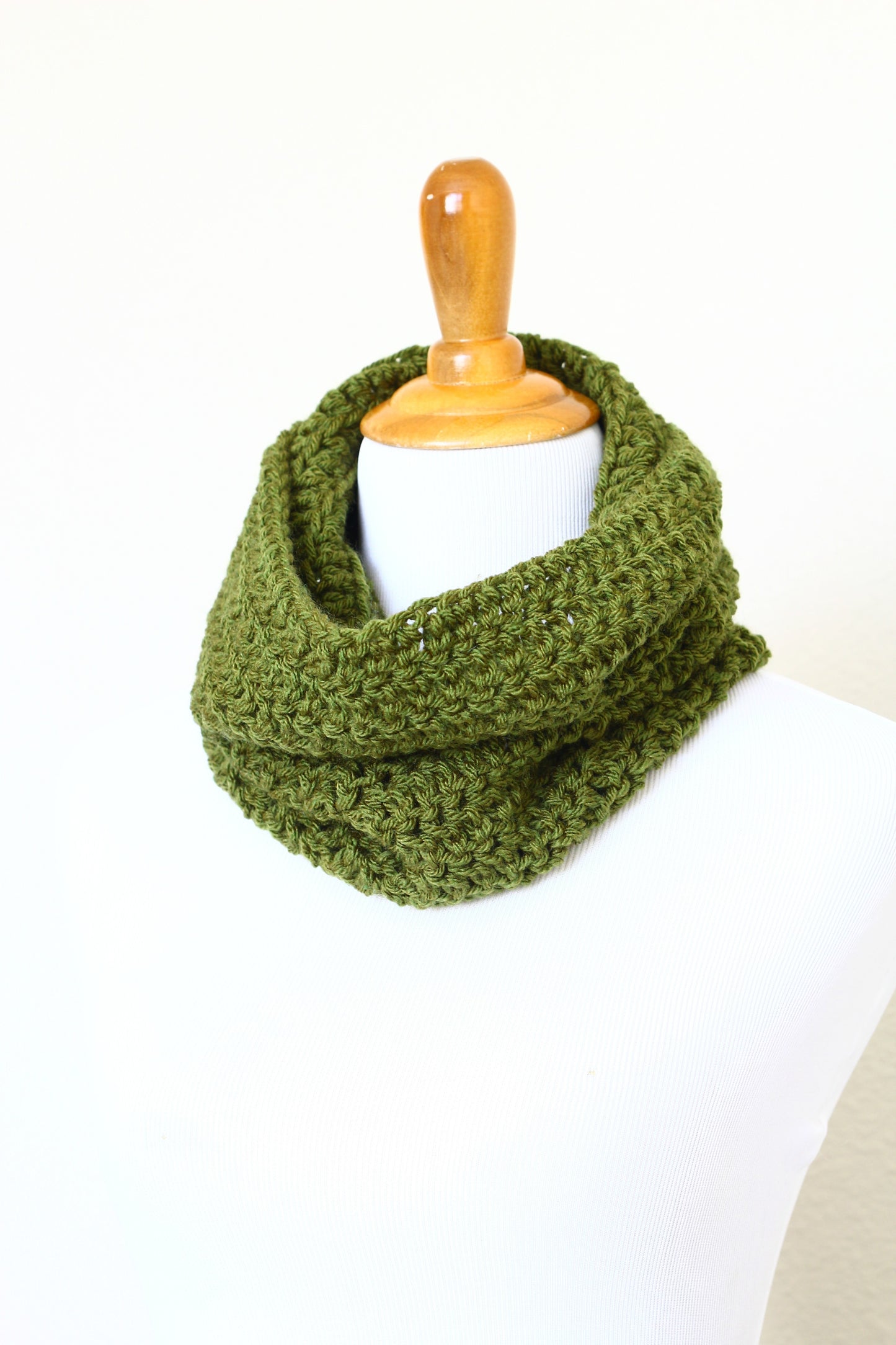 Crochet infinity scarf in olive green color, chunky cowl - 12 colors available