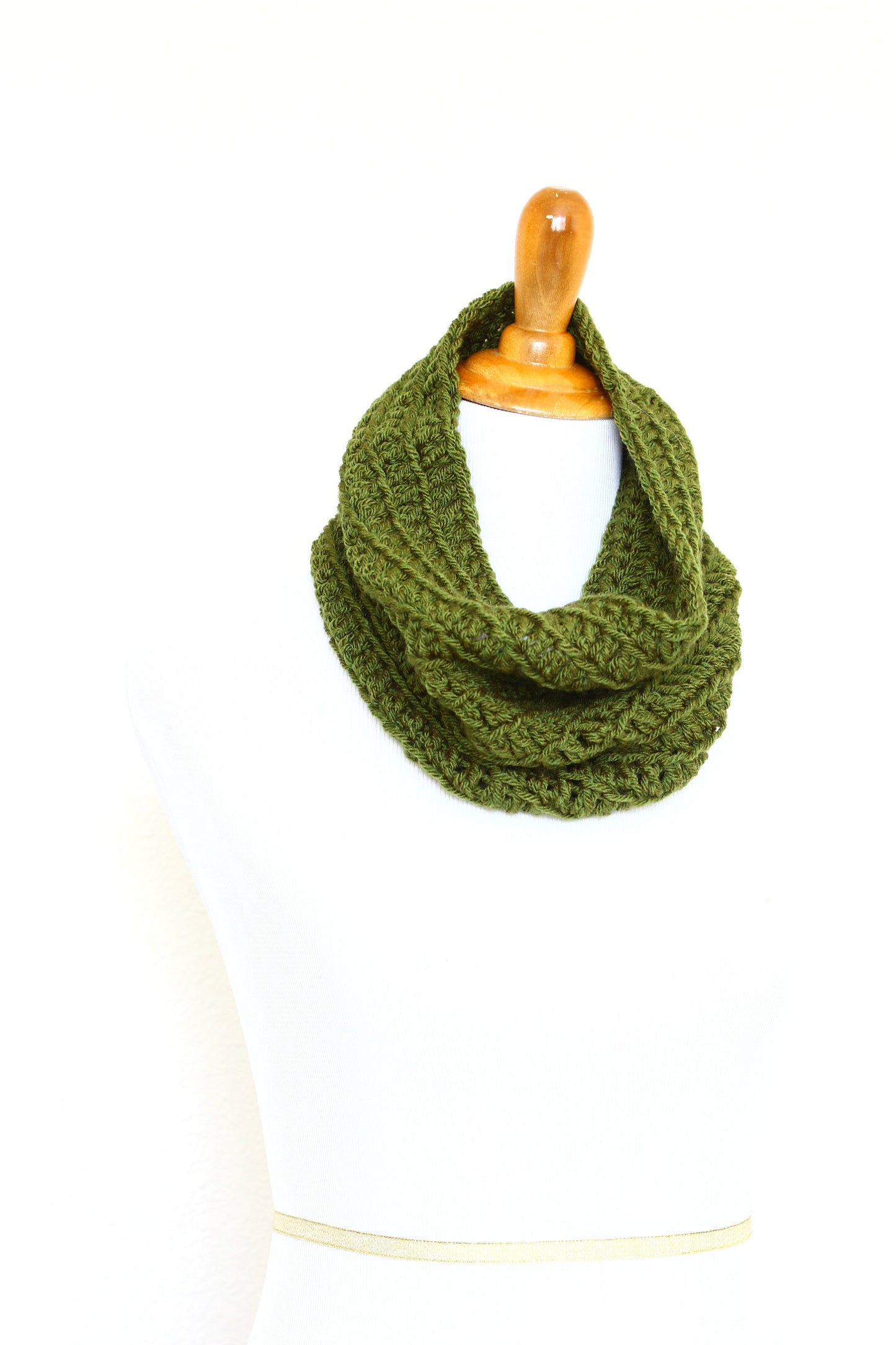 Crochet infinity scarf in olive green color, chunky cowl - 12 colors available