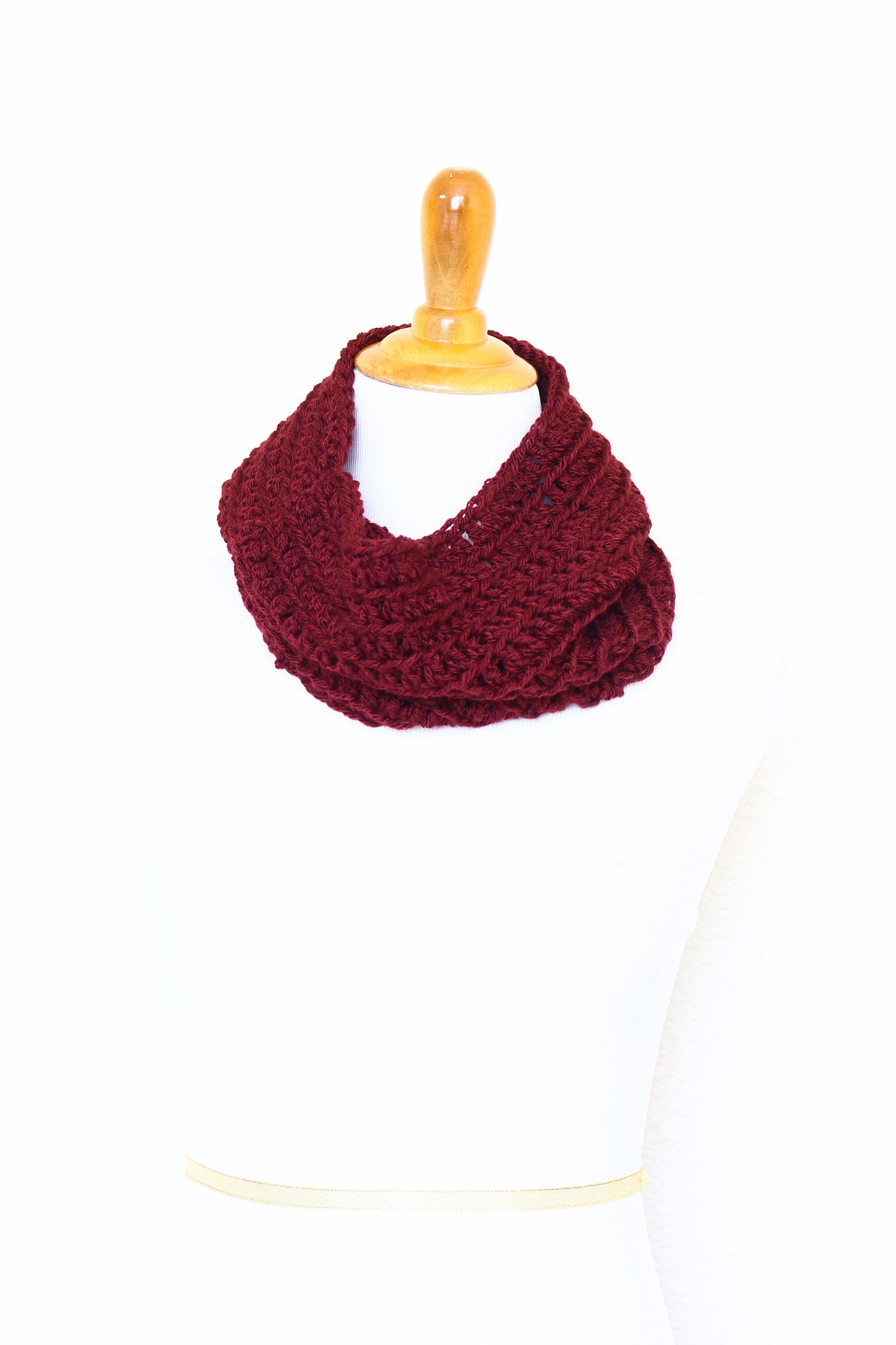 Crochet infinity scarf in red color, chunky cowl - 12 colors available