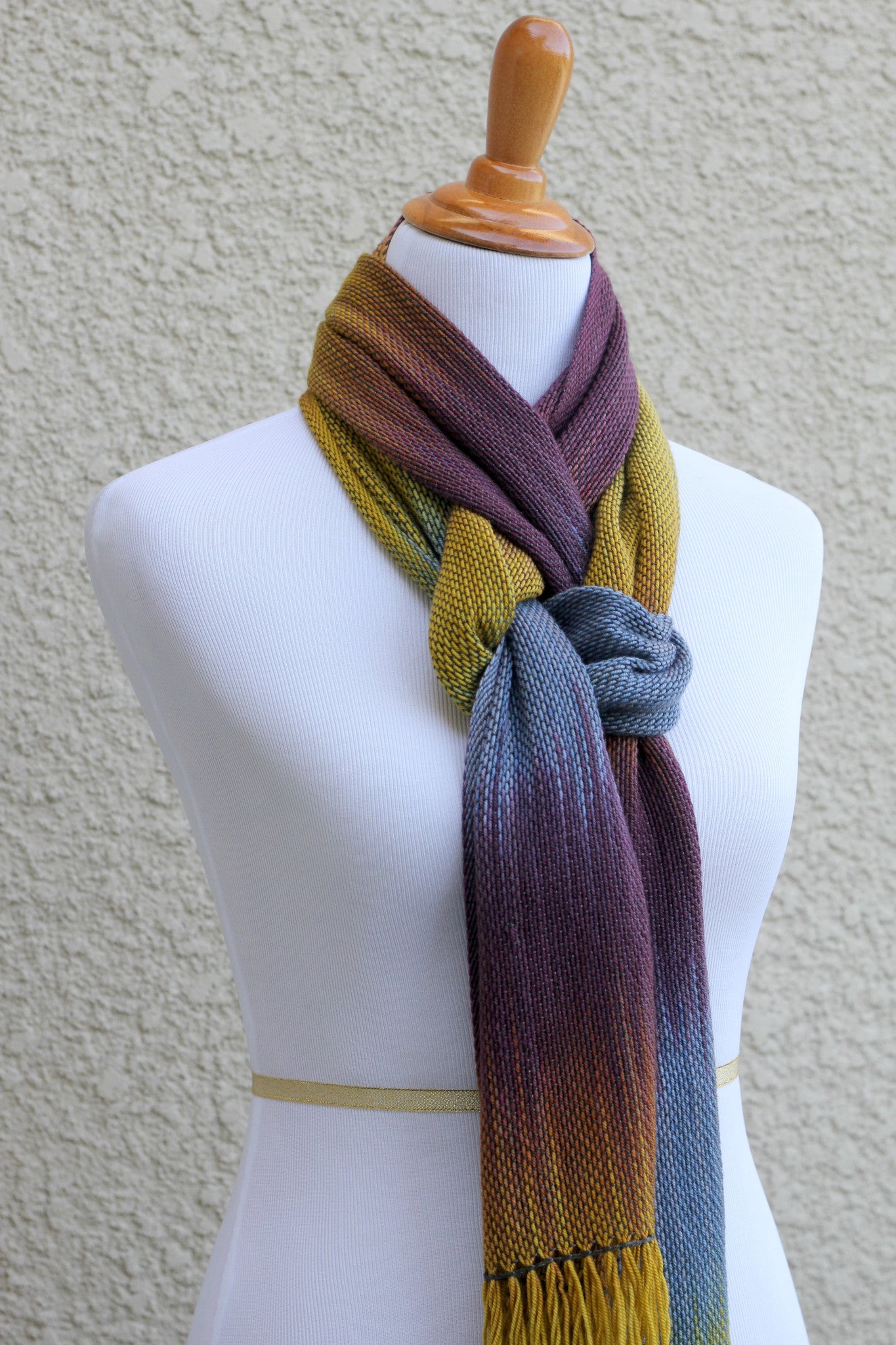 Woven scarf for women