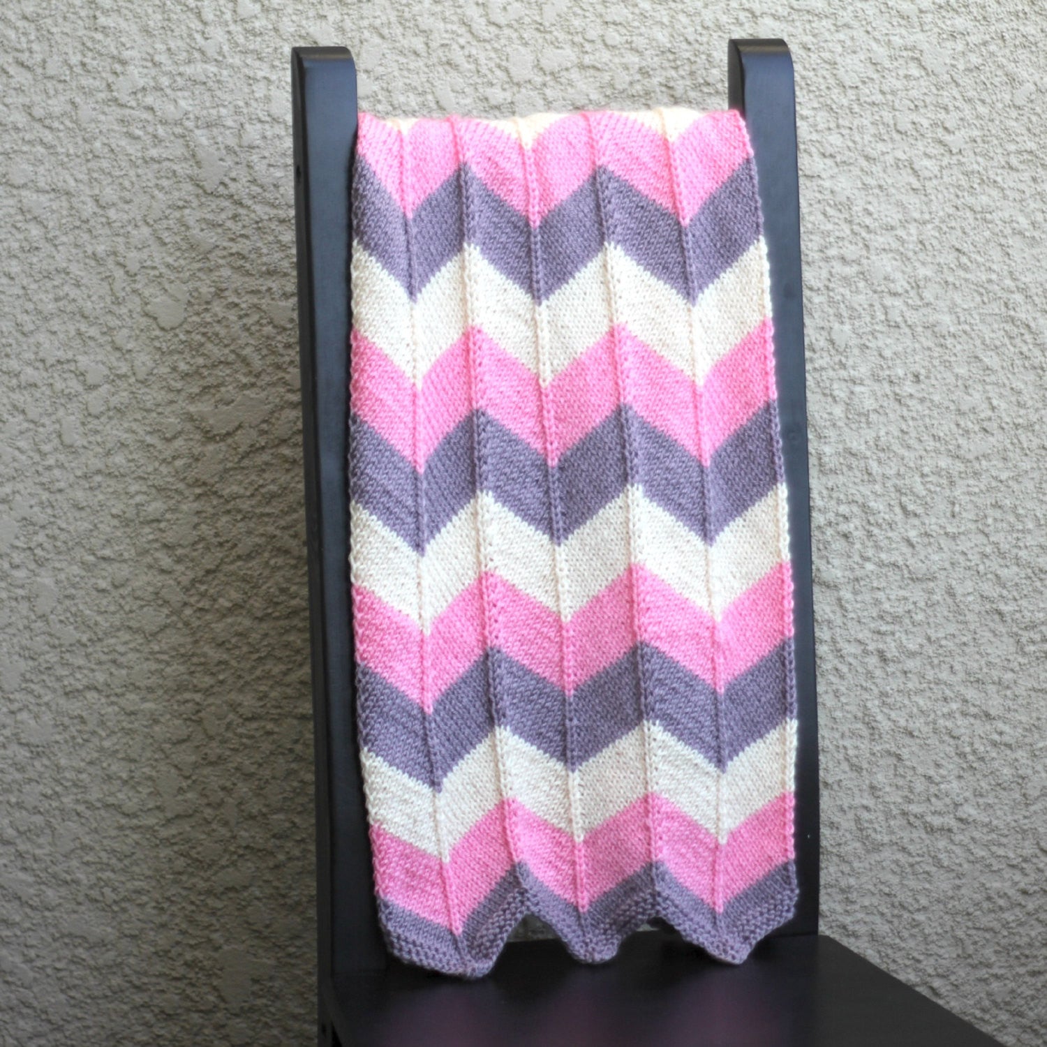 Knit baby blanket for girl