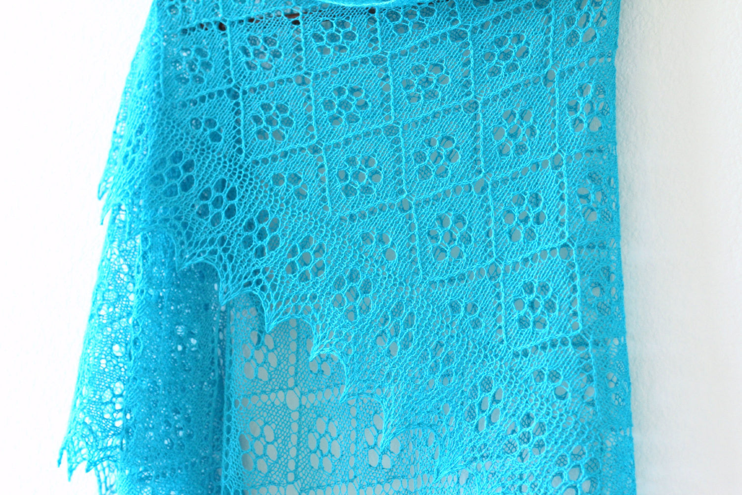 Laced turquoise shawl