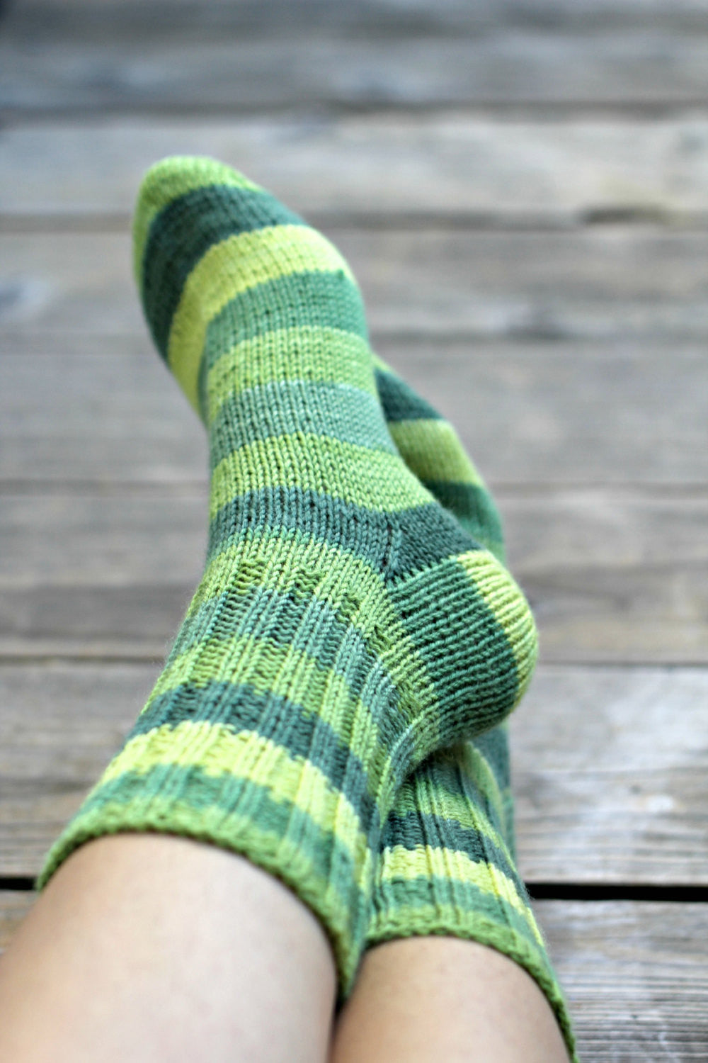 knit green socks for women
