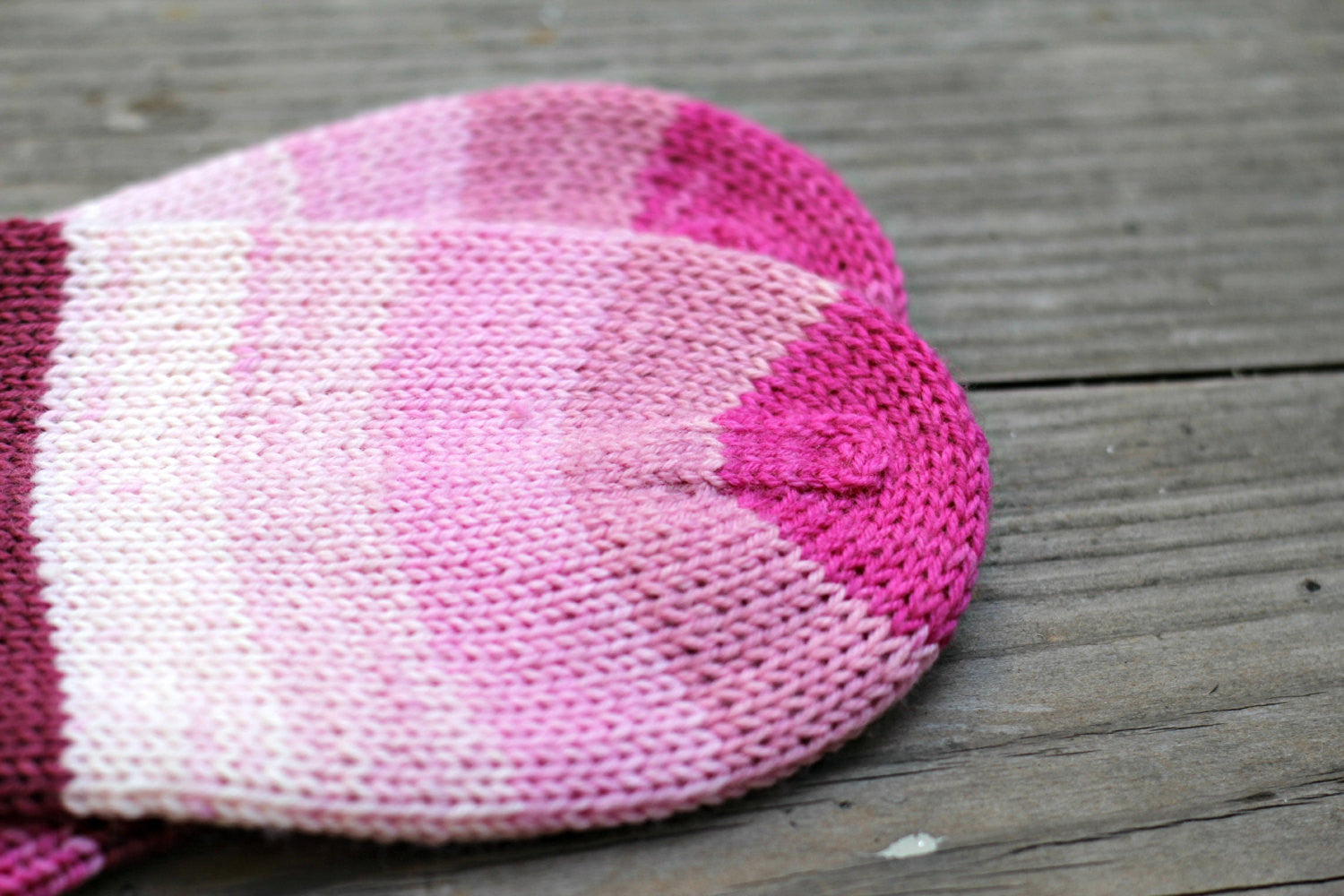 Knit socks in pink striped wool, women socks