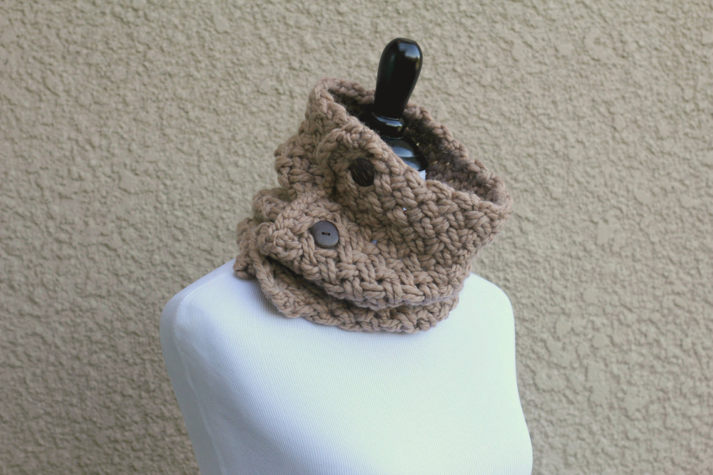 Chunky knit neckwarmer