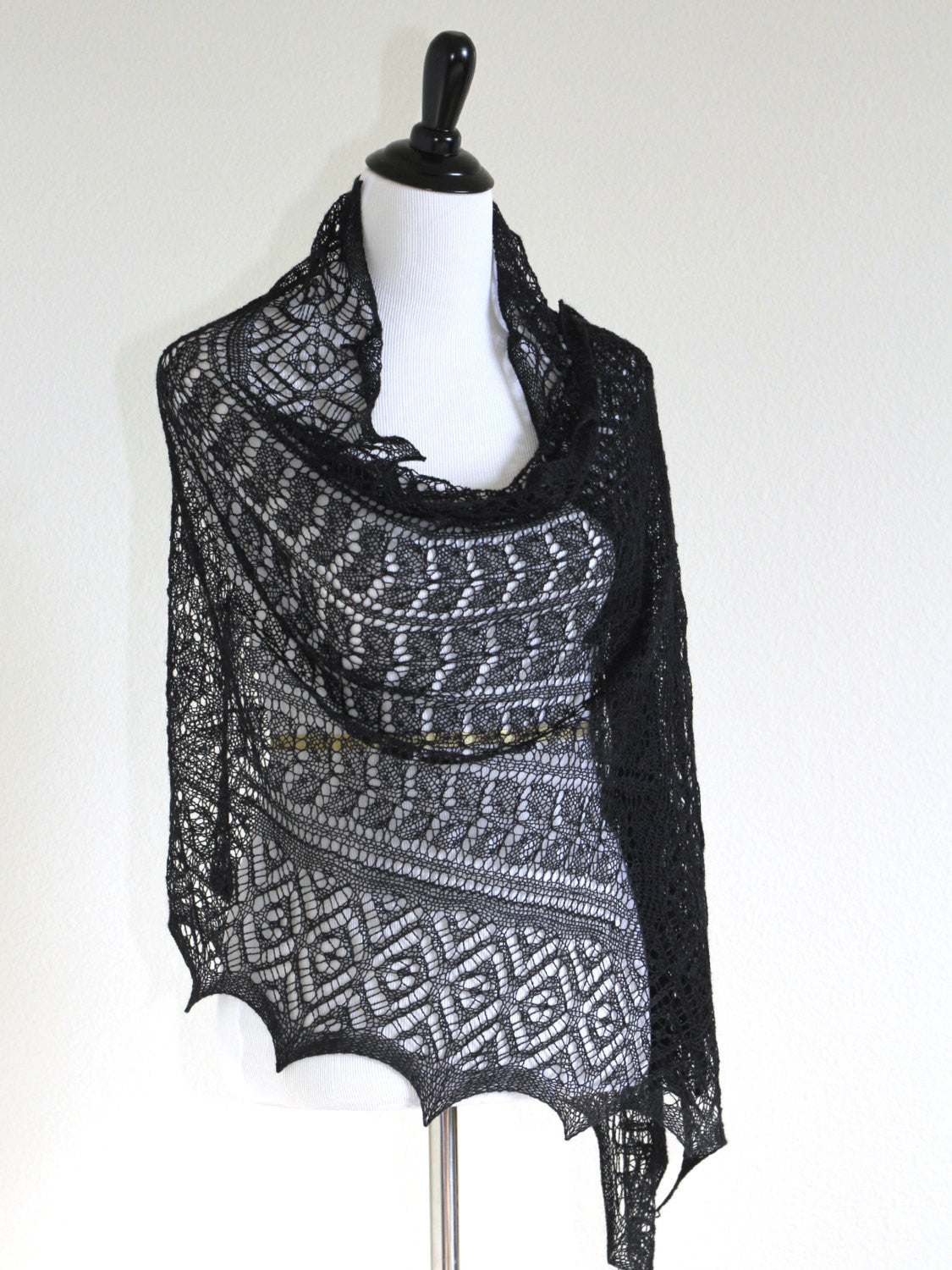 Black lace stole