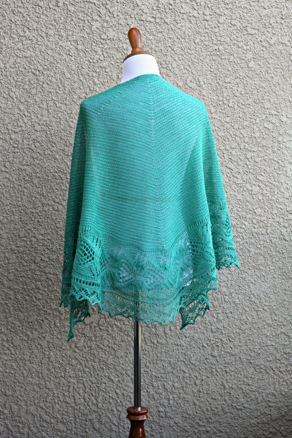 Minty shawl with laced border