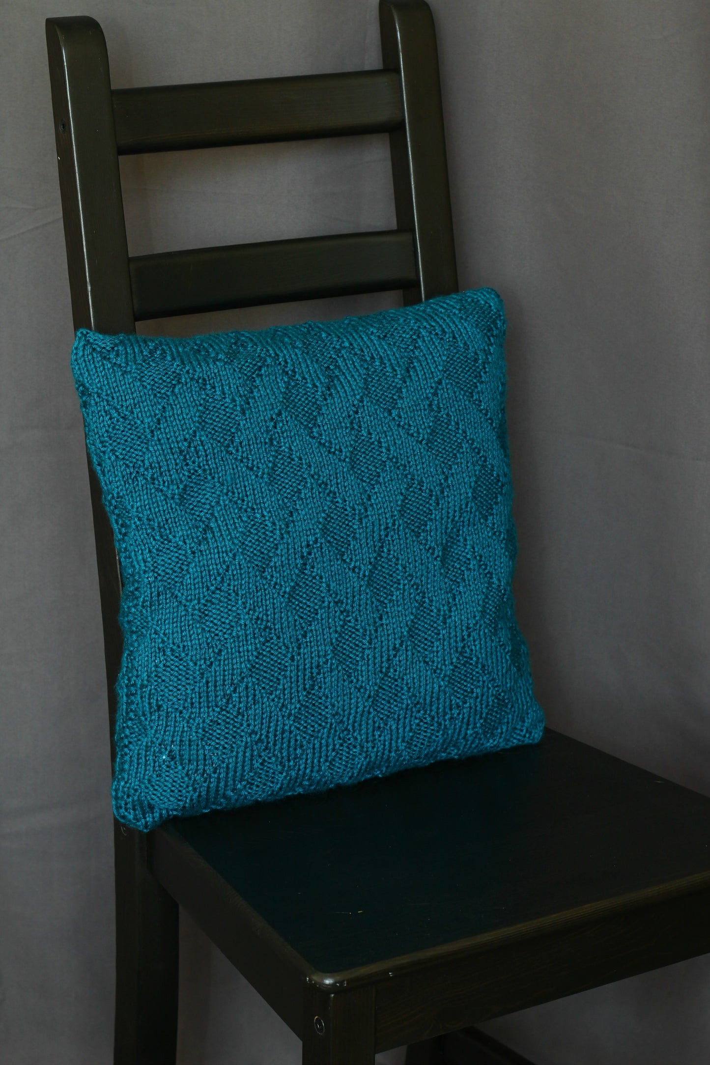 Knit pillow case, knitting pattern - Morrow pillow