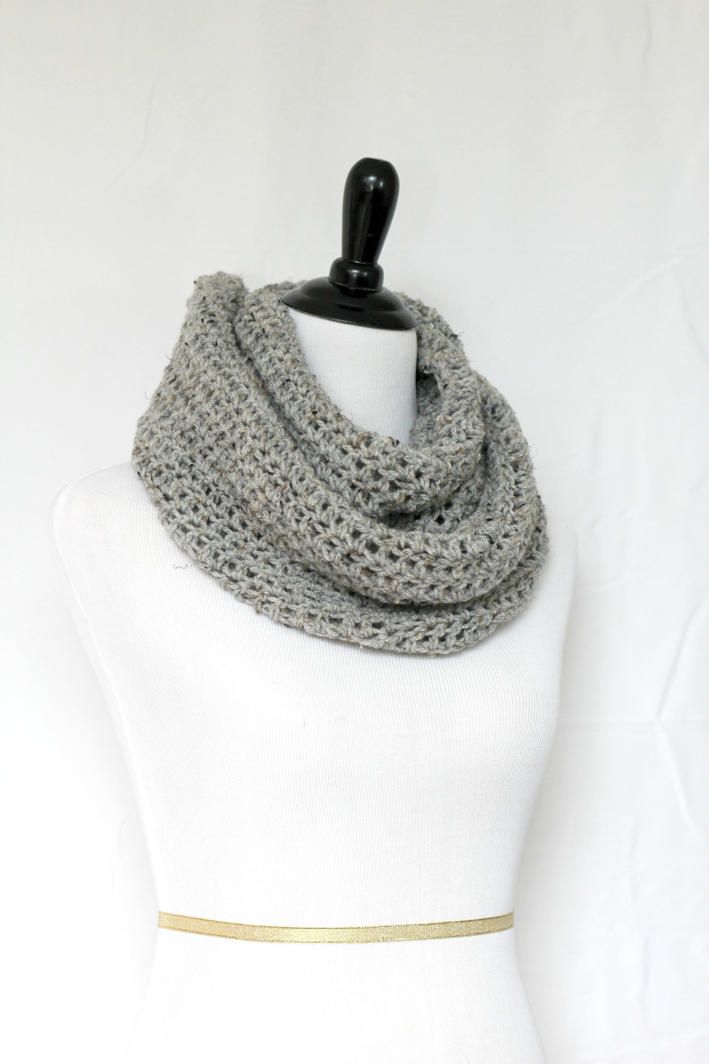 Crochet cowl in grey color, chunky infinity scarf