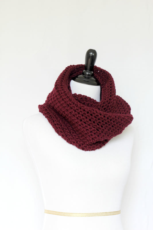 Crochet cowl in burgundy color, chunky infinity scarf - 12 colors available