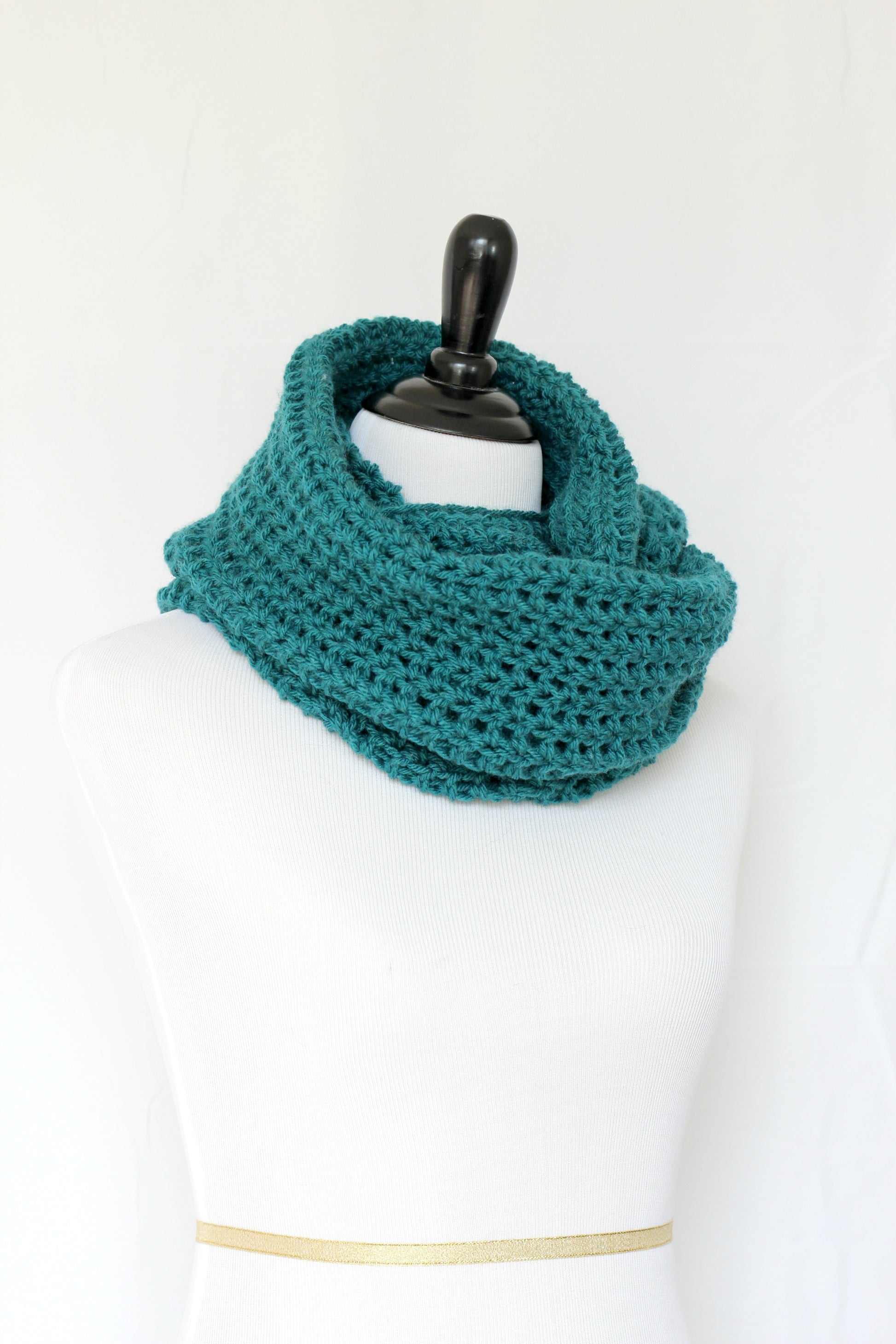 Crochet cowl in teal color, chunky infinity scarf