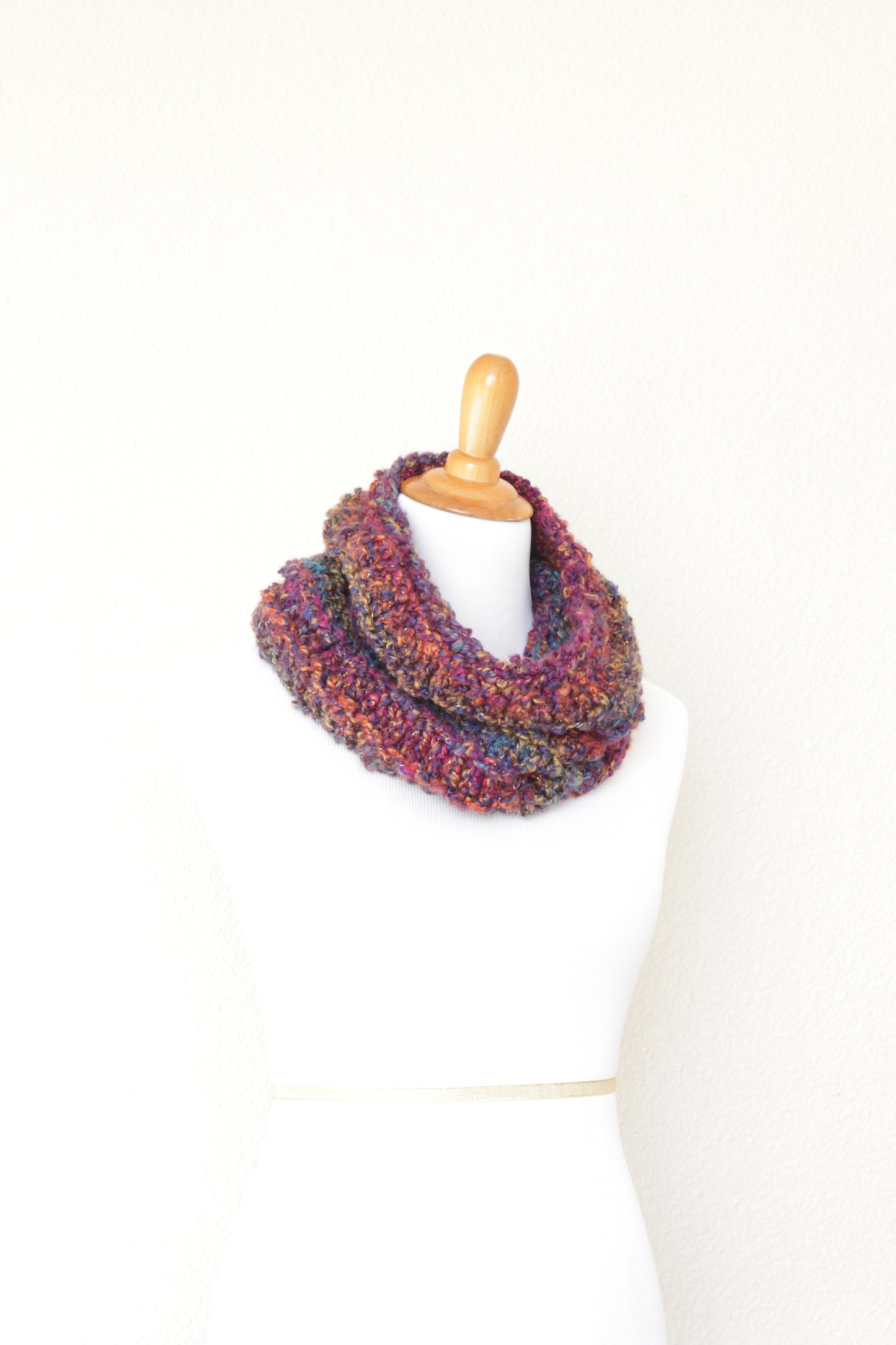 Crochet cowl in red and purple colors, chunky infinity scarf - 3 colorways available