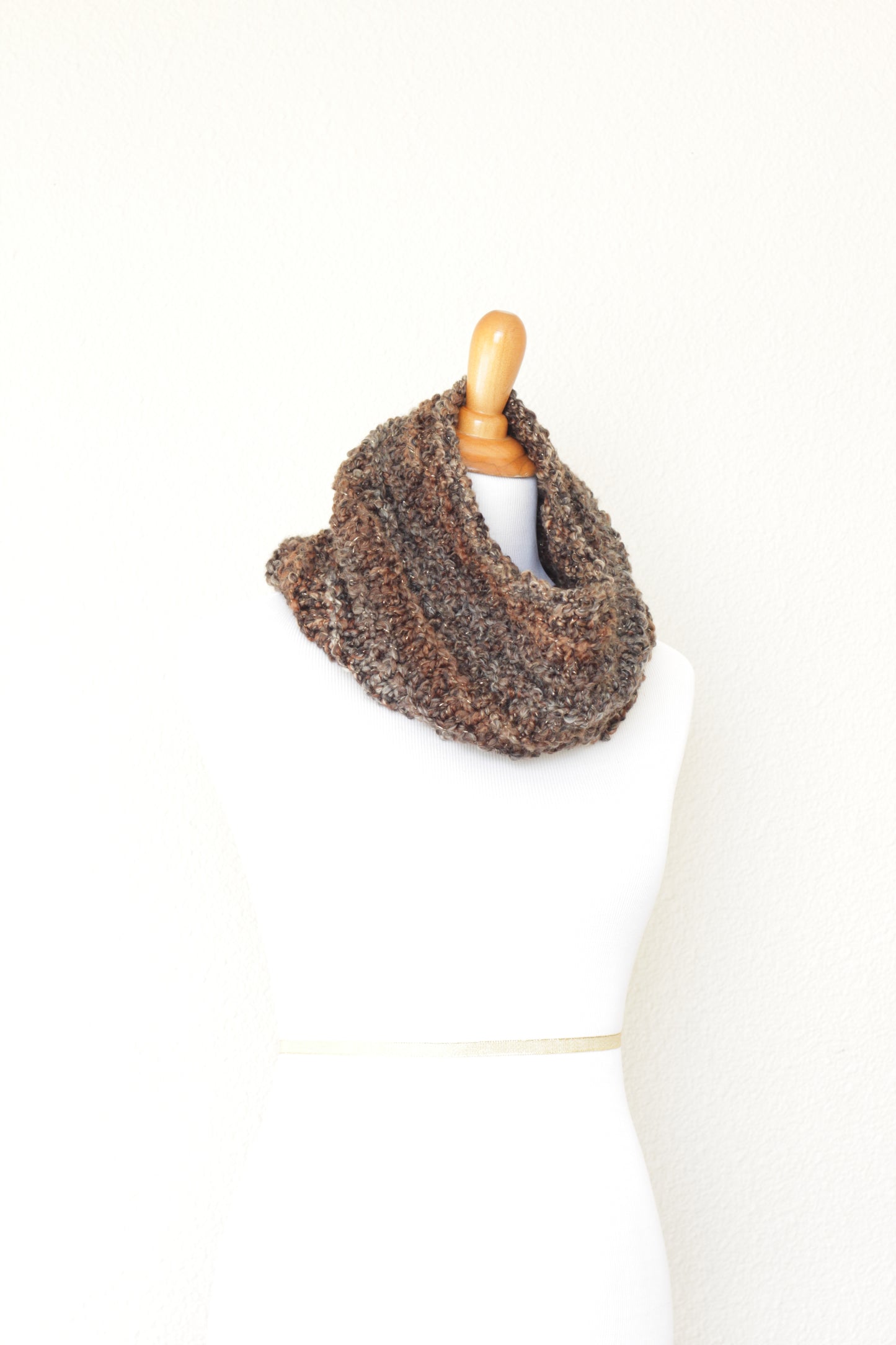 Crochet cowl in brown and grey colors, chunky infinity scarf - 4 colorways available