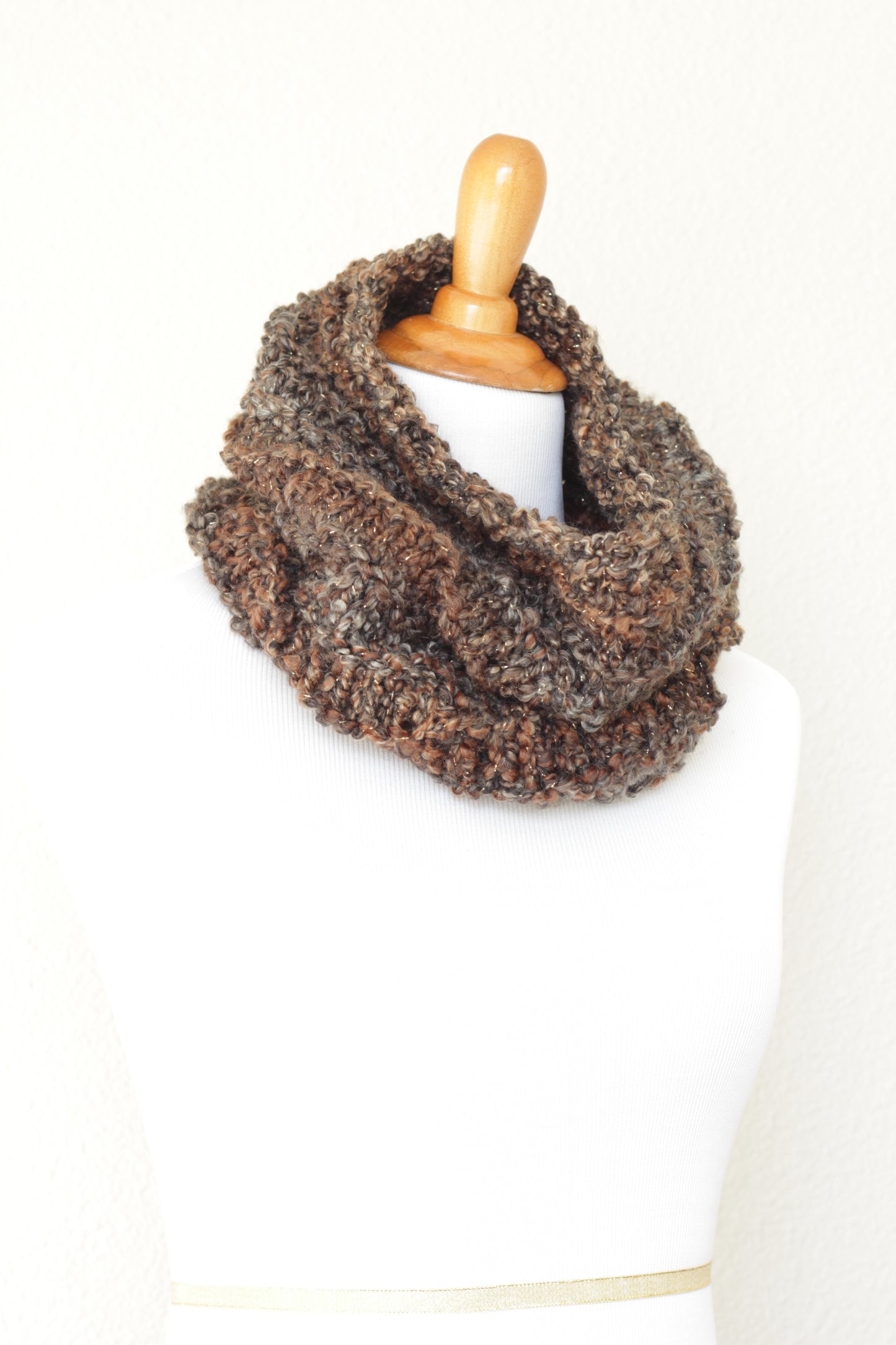 Crochet cowl in brown and grey colors, chunky infinity scarf - 4 colorways available