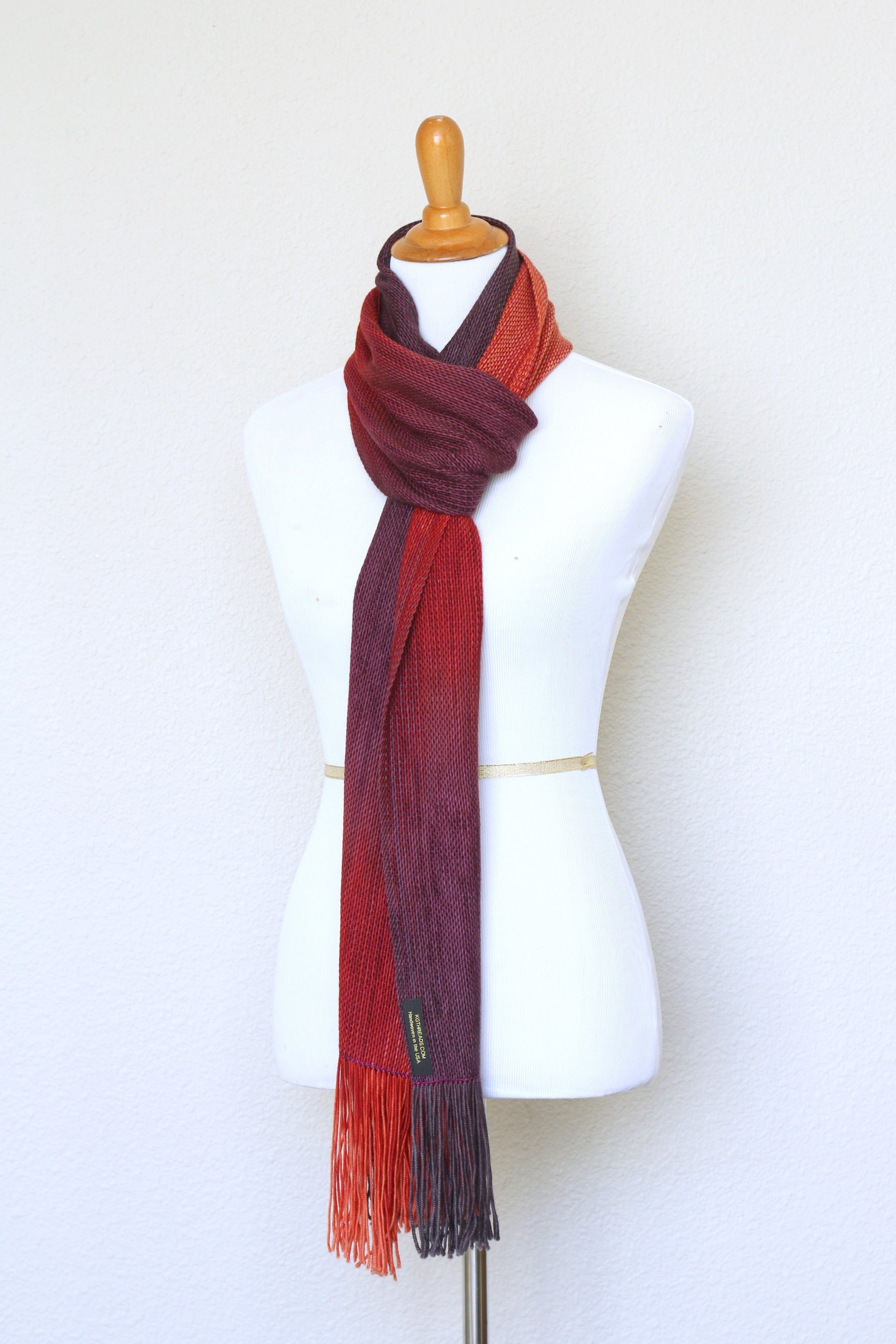 Handwoven scarf in red color