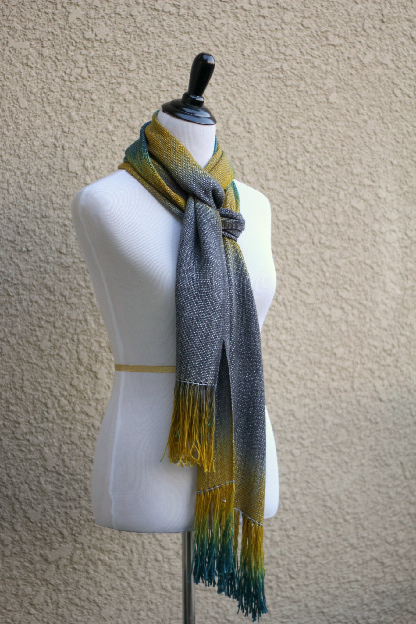 Unisex woven scarf