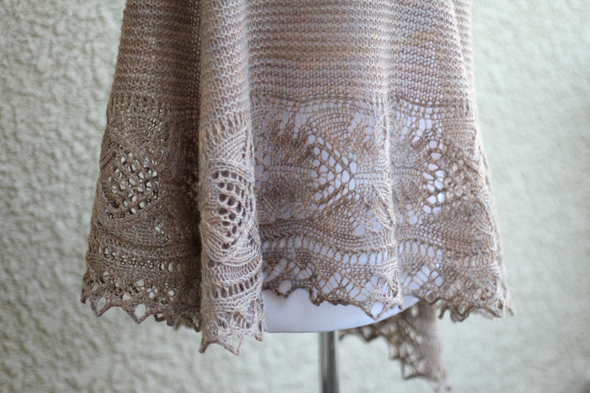 Knit shawl in beige color with lace border, Freesia shawl