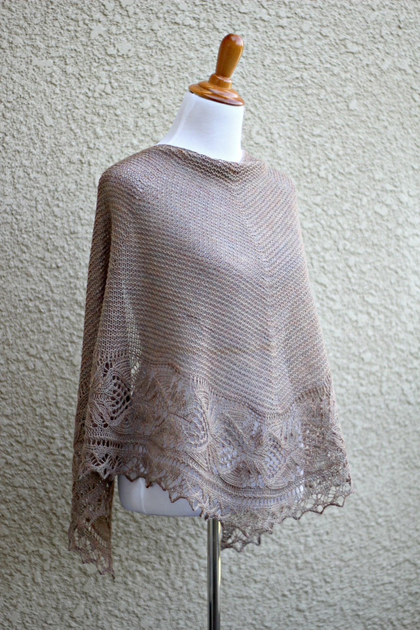 Knit lace shawl for women