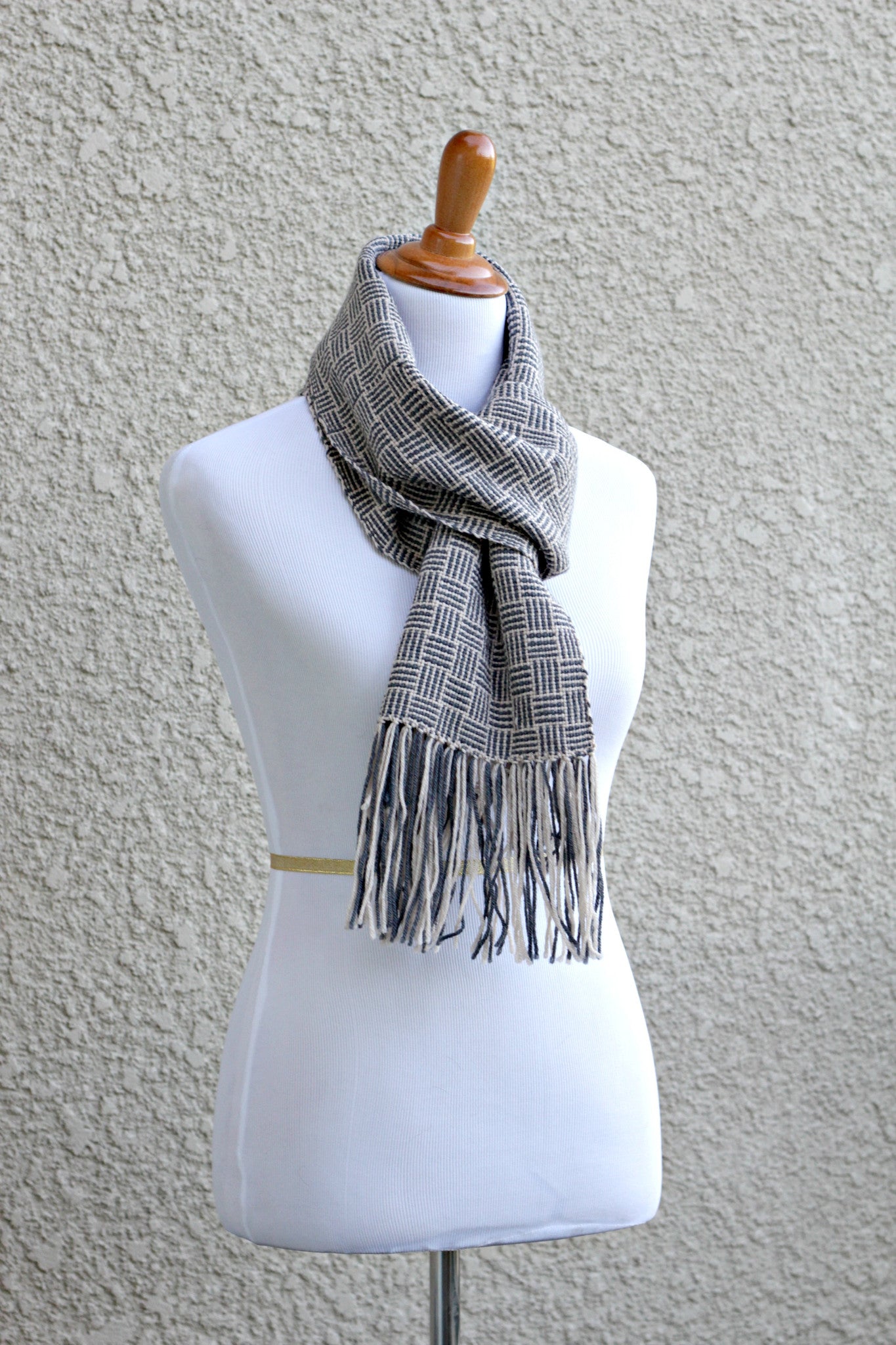 Woven beige scarf