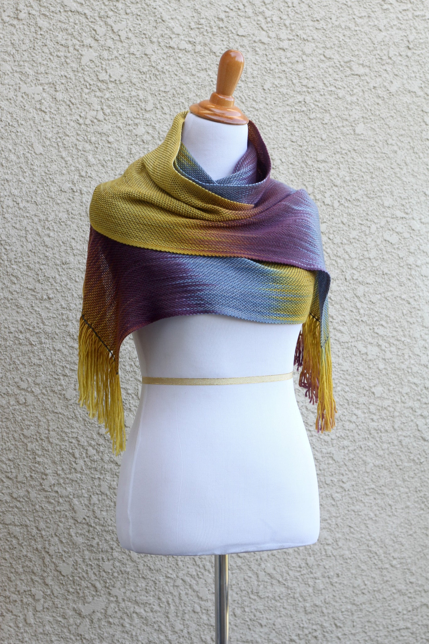 Woven scarf for women