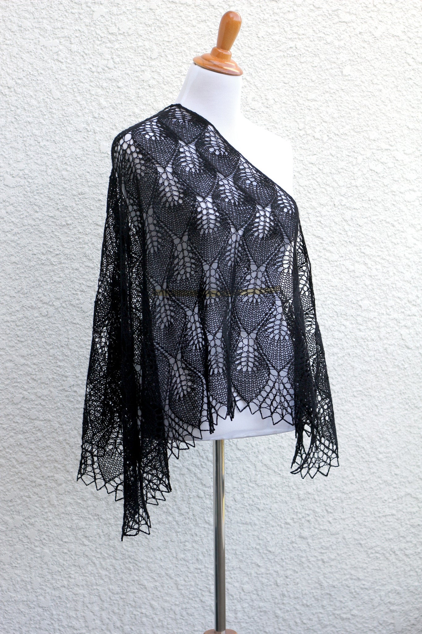 Black laced shawl