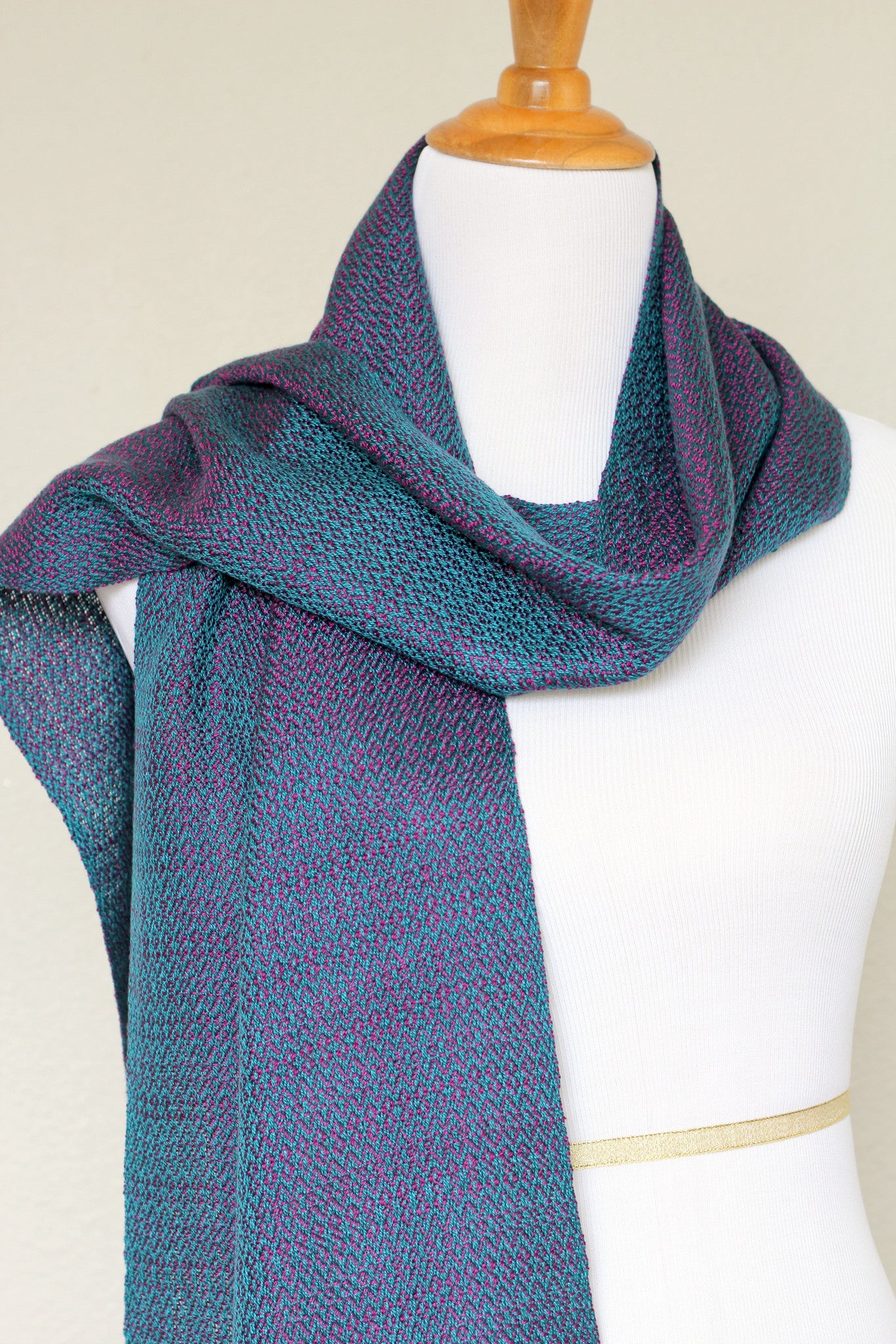 Woven scarf, chameleon scarf in teal and purple colors, long scarf with fringe