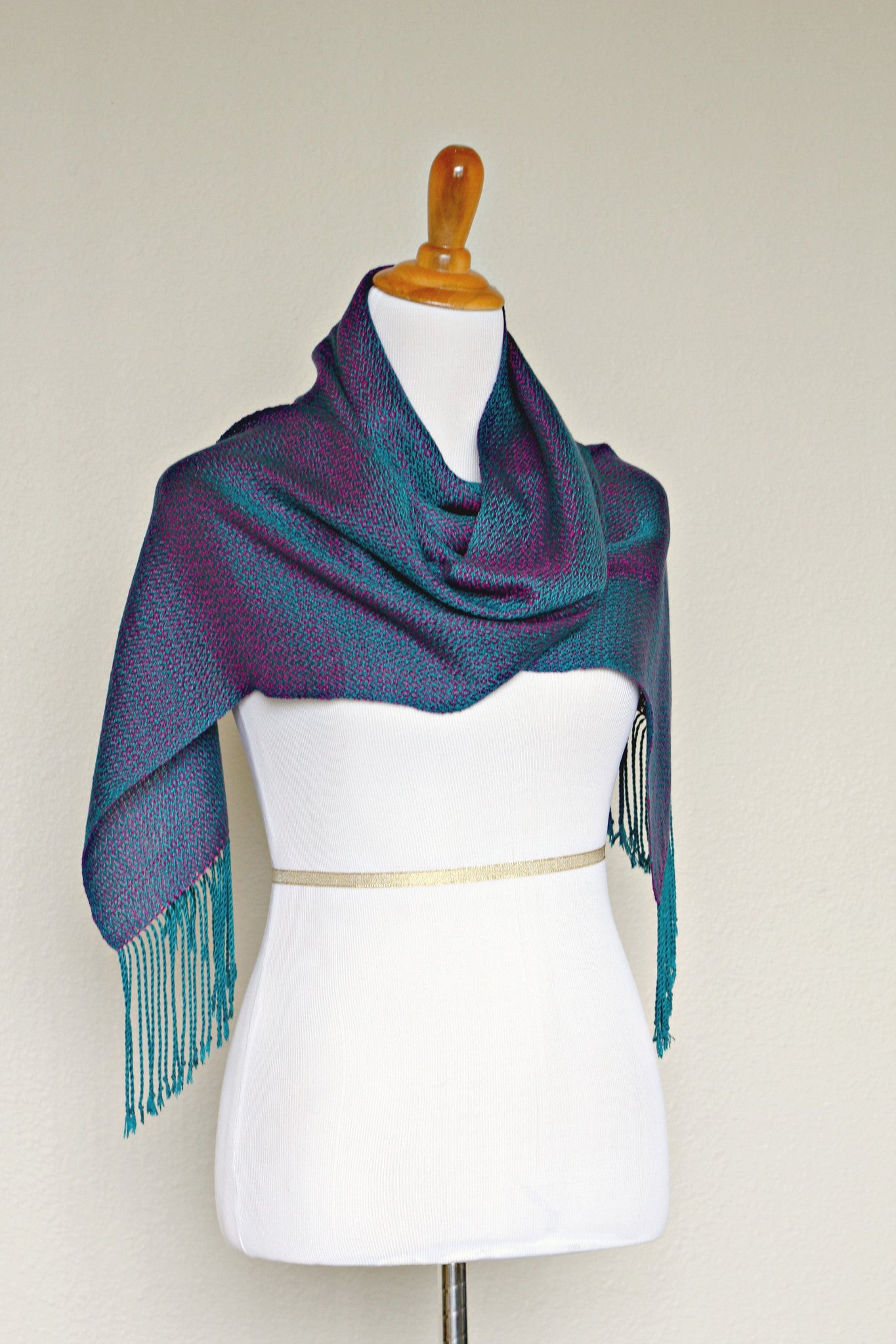 Woven scarf, chameleon scarf in teal and purple colors, long scarf with fringe