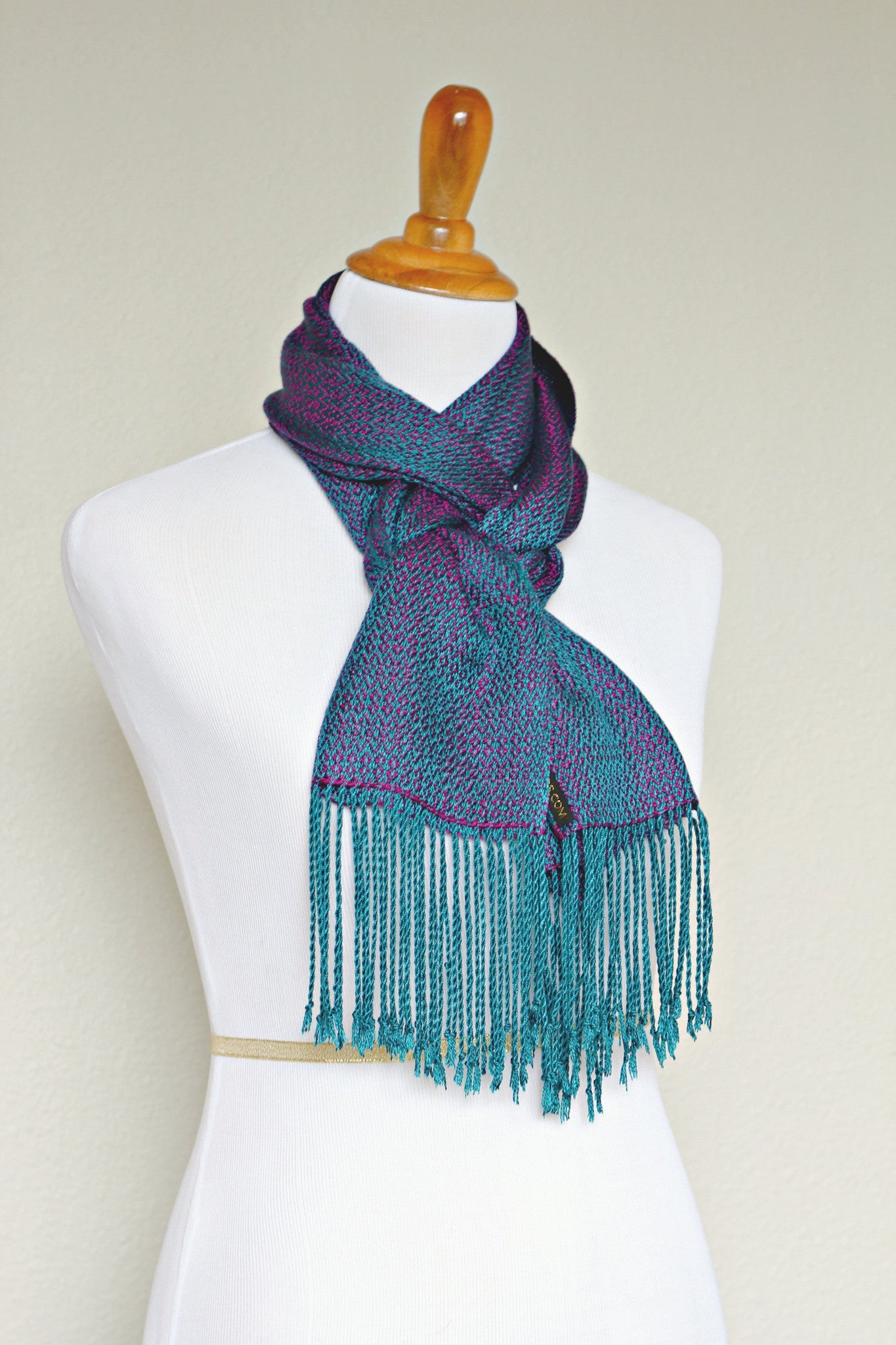 Woven scarf, chameleon scarf in teal and purple colors, long scarf with fringe