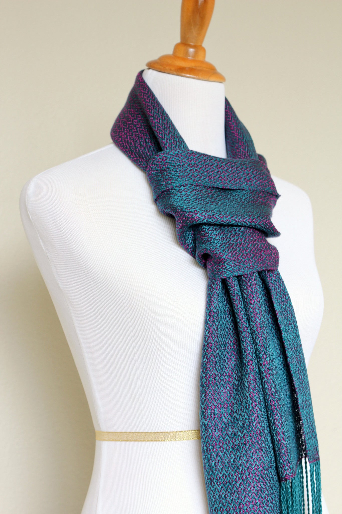 Woven scarf, chameleon scarf in teal and purple colors, long scarf with fringe