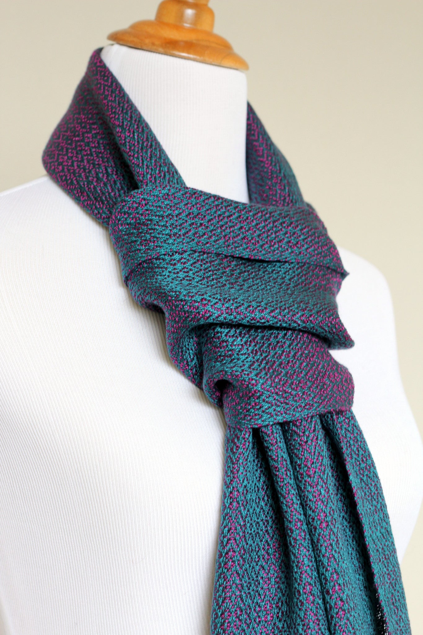 Woven scarf, chameleon scarf in teal and purple colors, long scarf with fringe