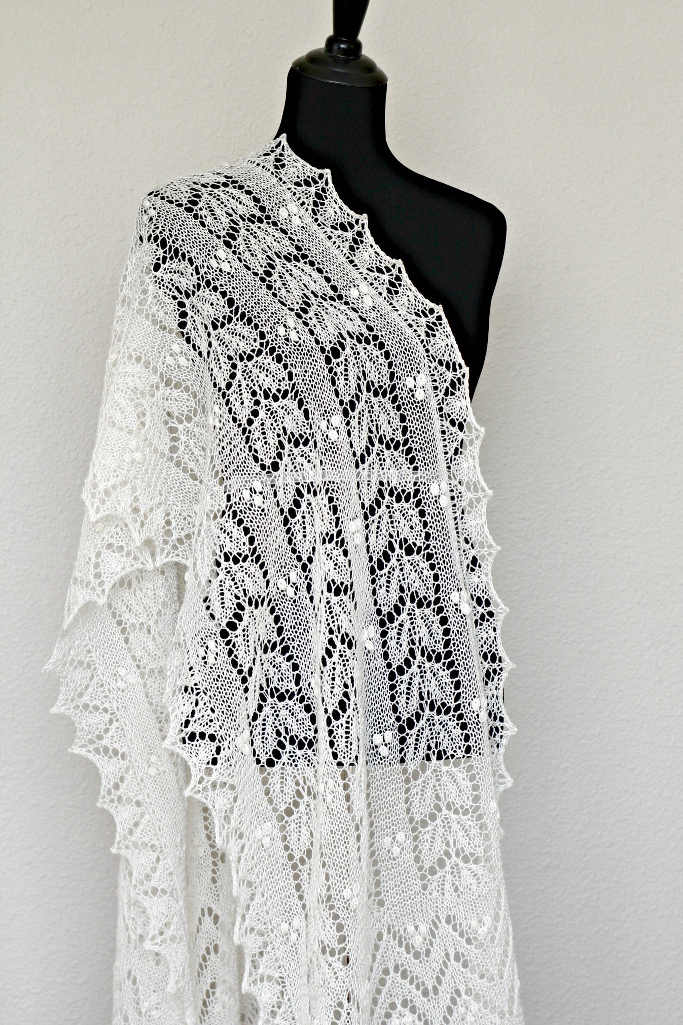Wedding shawl, bridal shawl, lace shawl in ivory color