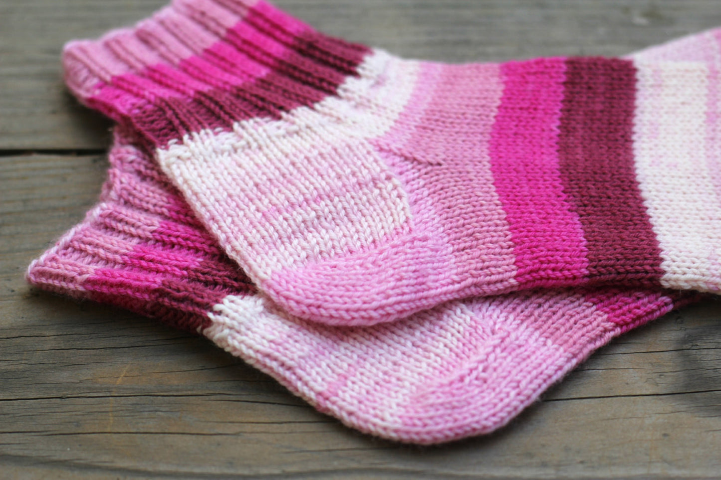 Knit socks with pink stripes