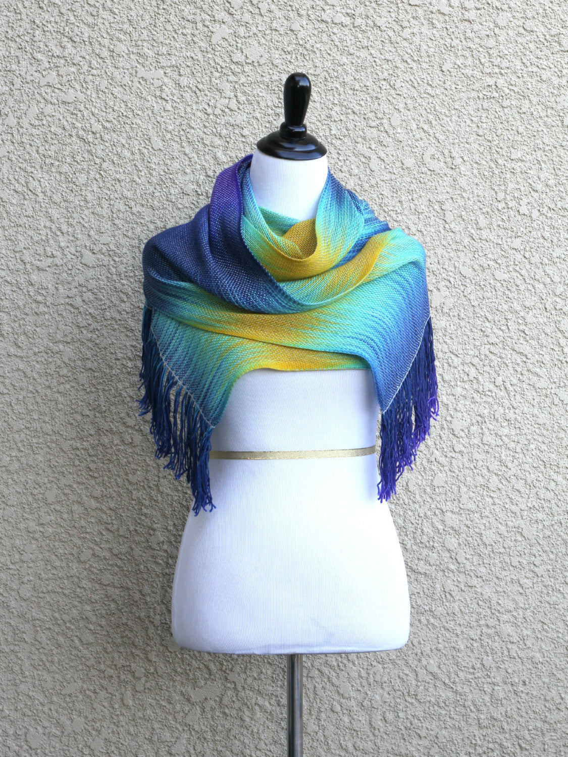 Blue and yellow wrap