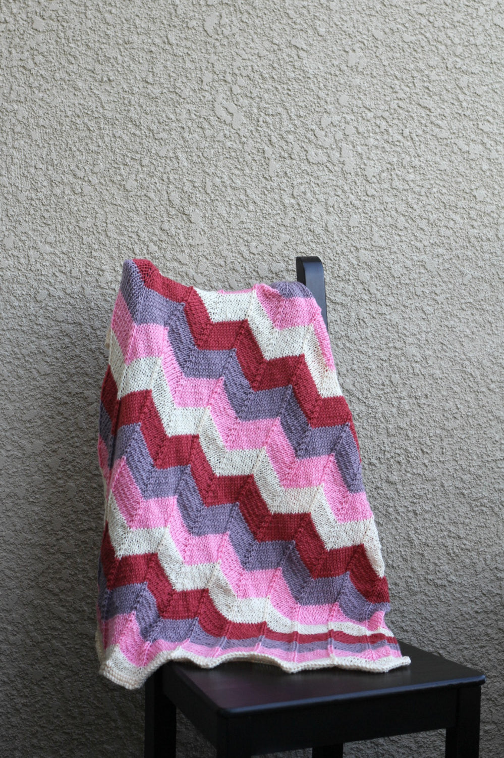 Knit blanket for a girl