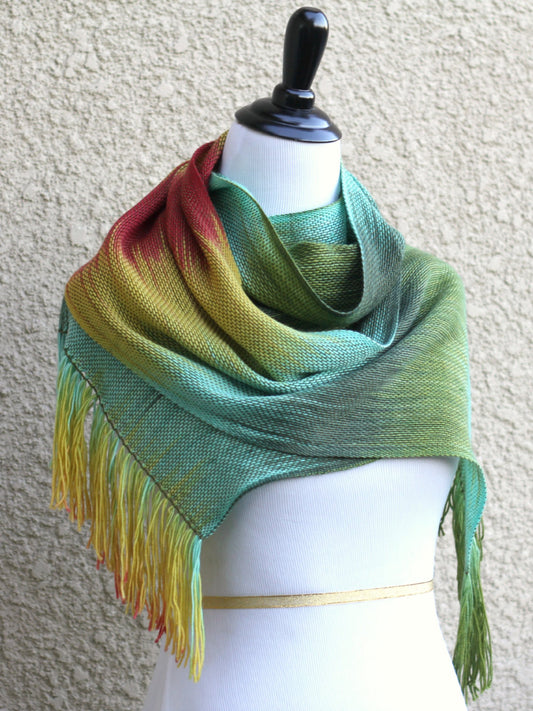 Green, yellow and red wrap
